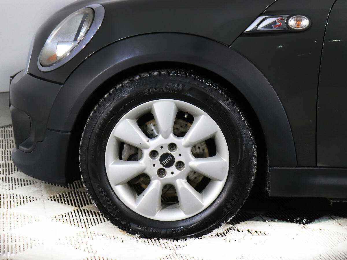 Mini Hatch Cooper S, 2011 Фото №16