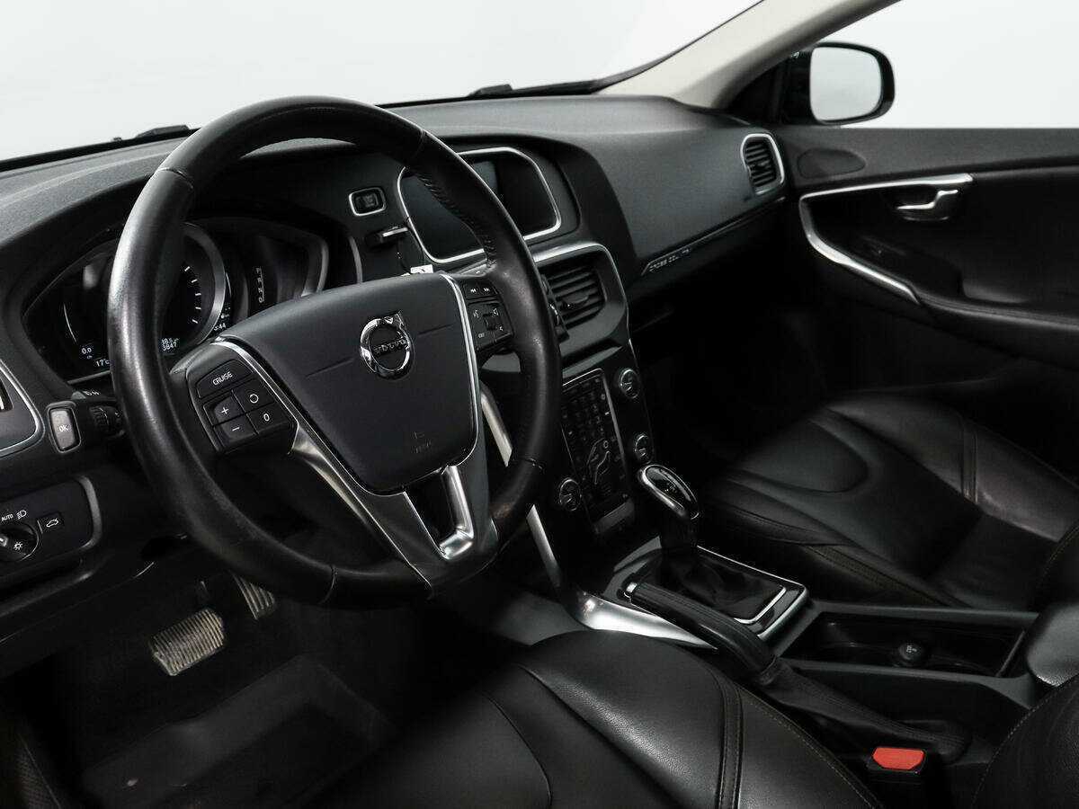 Volvo V40 Cross Country, 2017 Фото №9