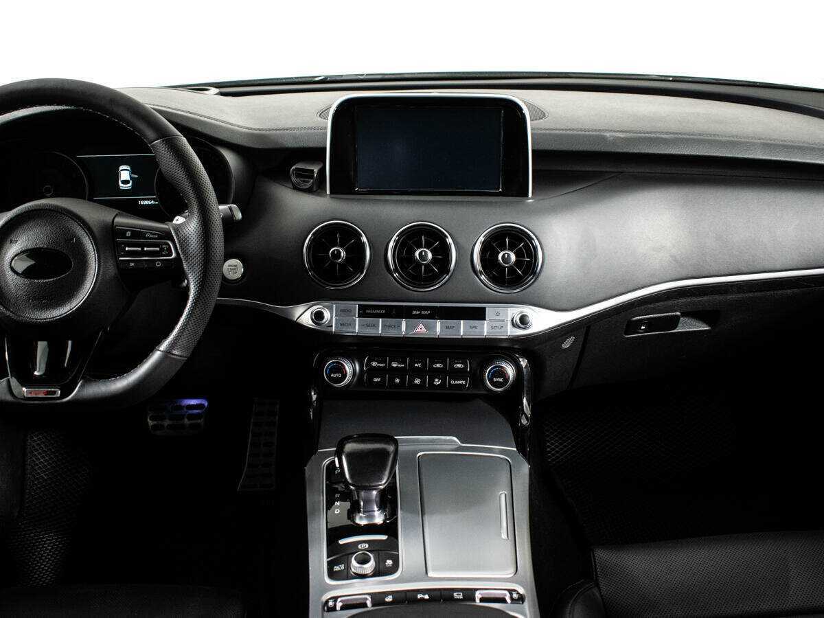 Kia Stinger, 2018 Фото №11