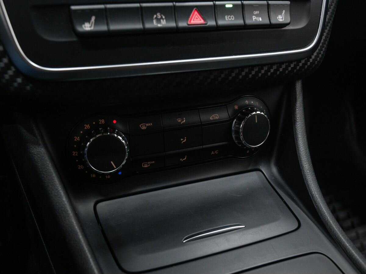 Mercedes-Benz GLA 200, 2014 Фото №19