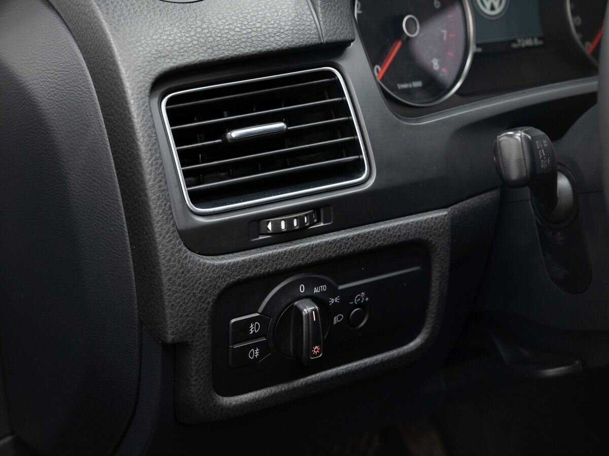 Volkswagen Touareg, 2011 Фото №22