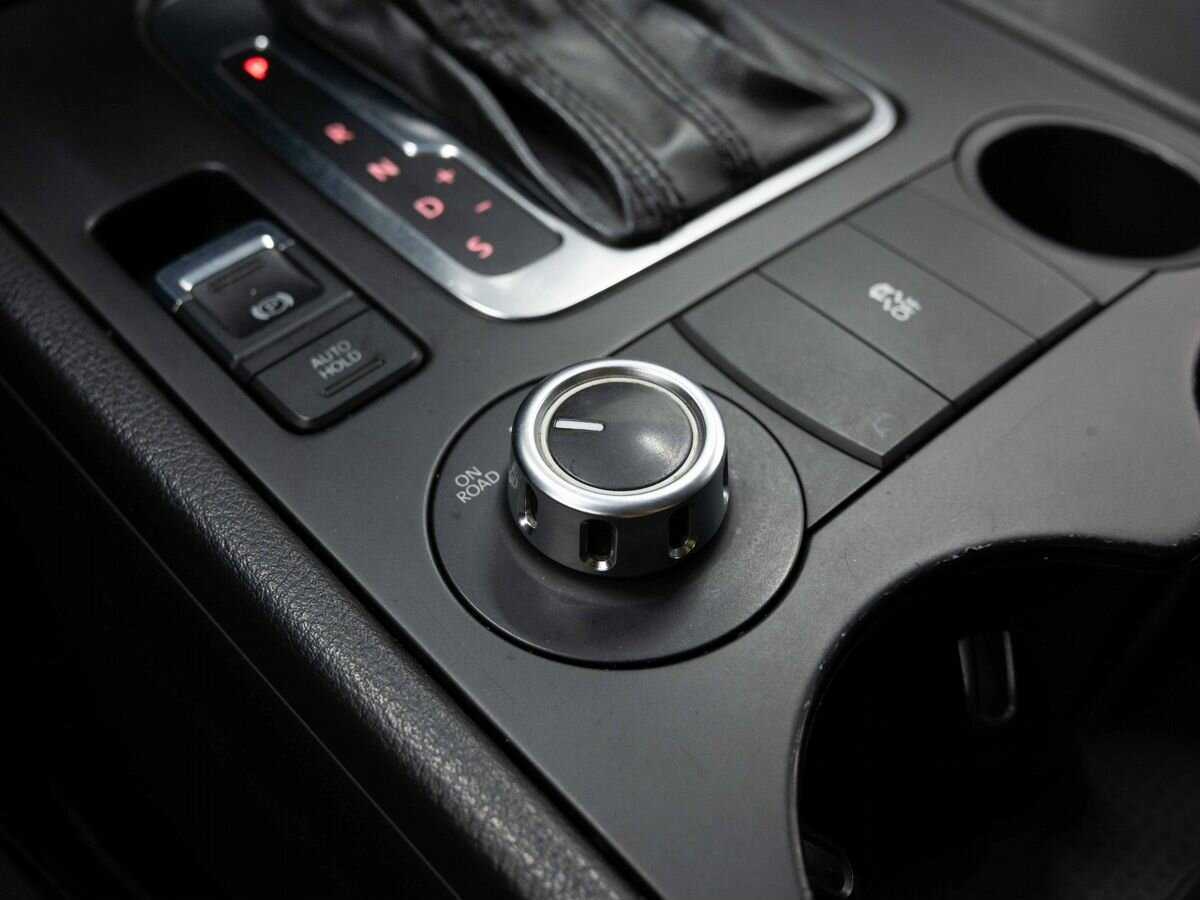 Volkswagen Touareg, 2011 Фото №24