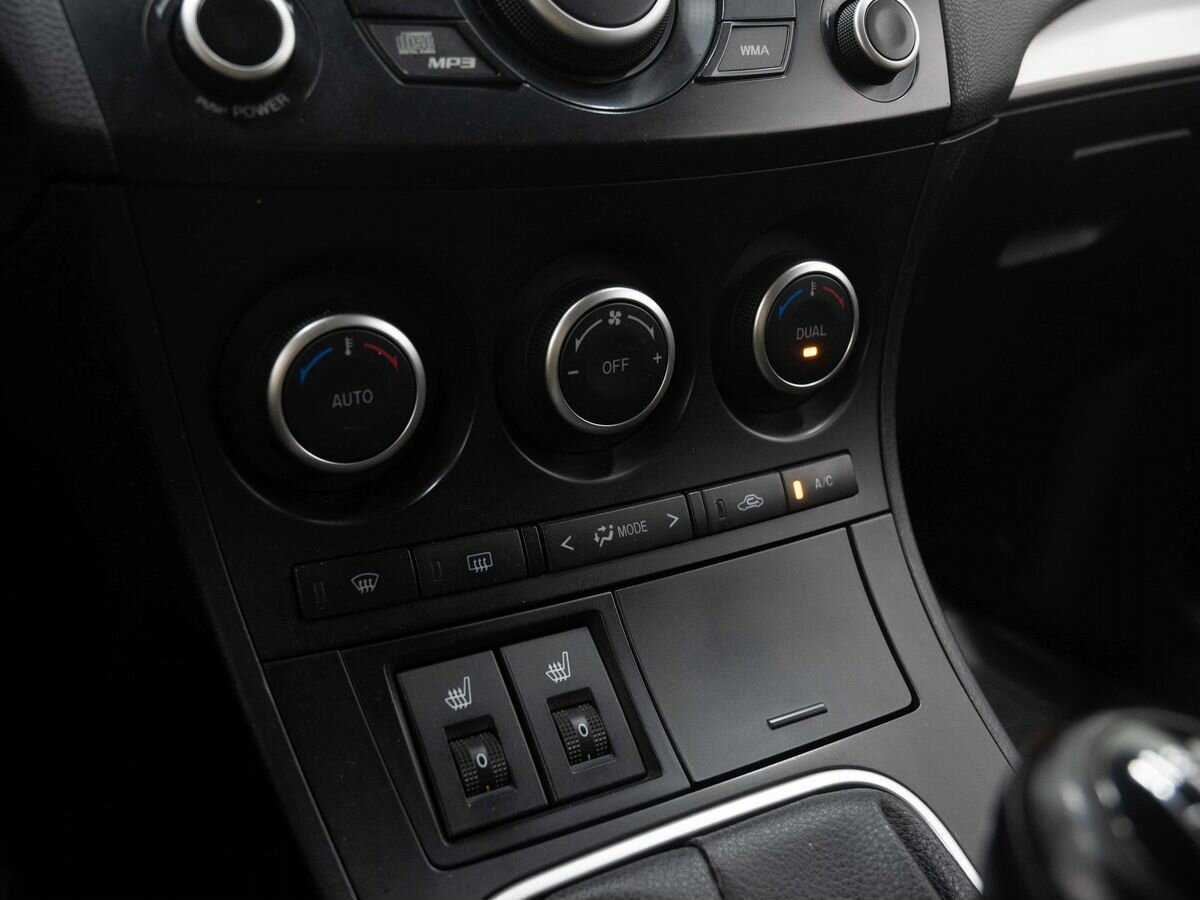 Mazda 3, 2012 Фото №22