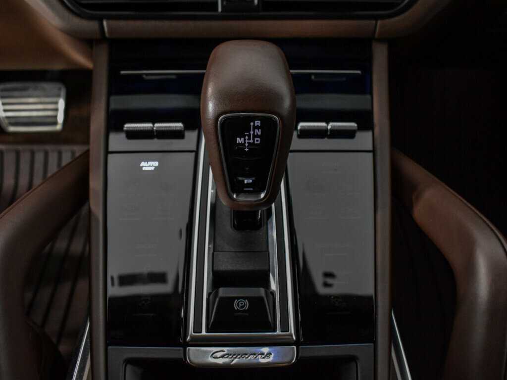 Porsche Cayenne Turbo, 2018 Фото №11