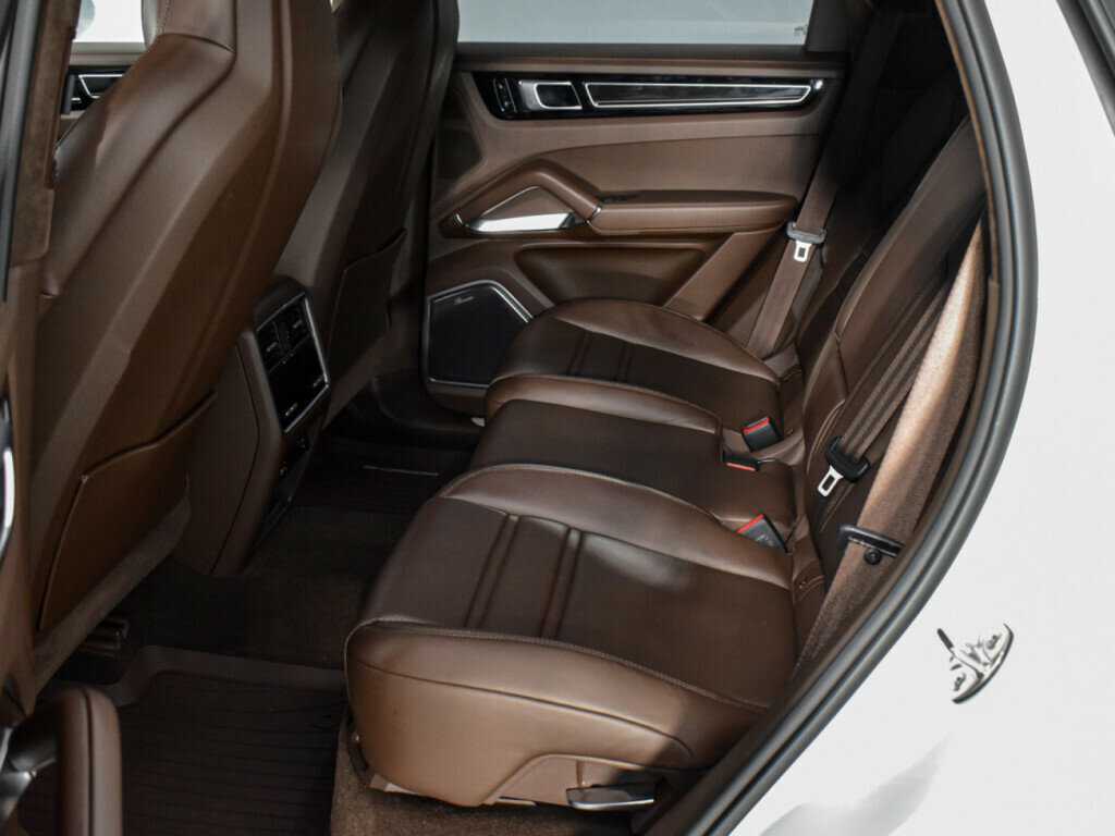 Porsche Cayenne Turbo, 2018 Фото №13