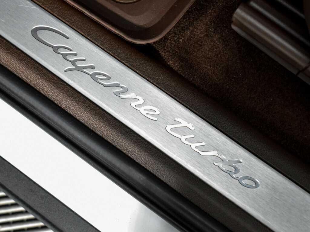 Porsche Cayenne Turbo, 2018 Фото №24