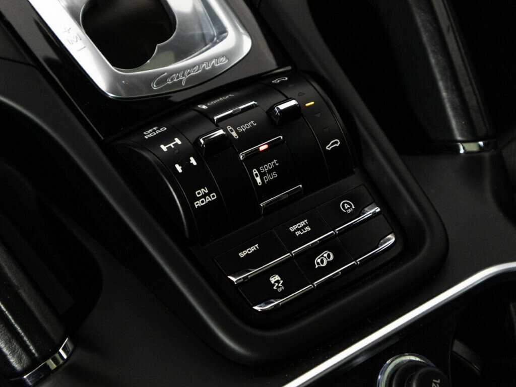 Porsche Cayenne GTS, 2015 Фото №21