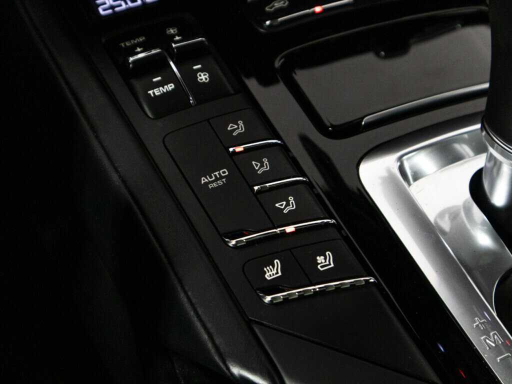 Porsche Cayenne GTS, 2015 Фото №22