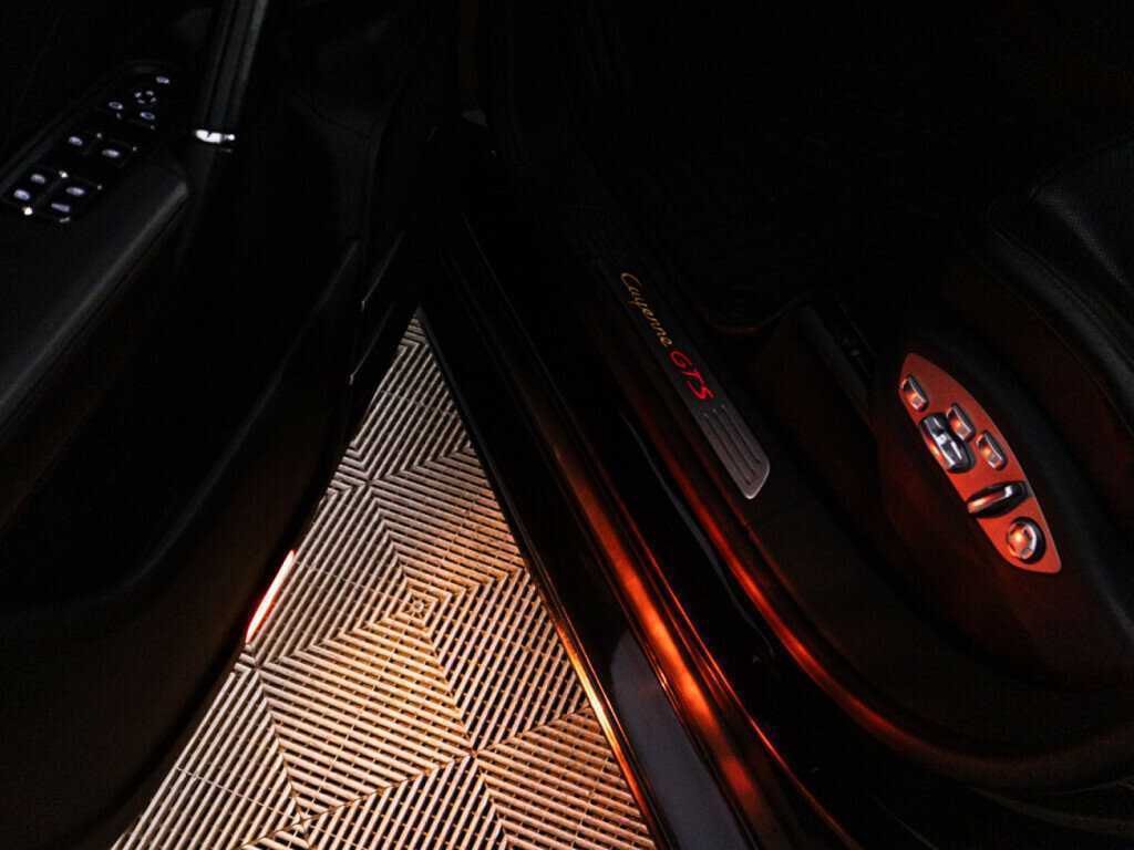 Porsche Cayenne GTS, 2015 Фото №38