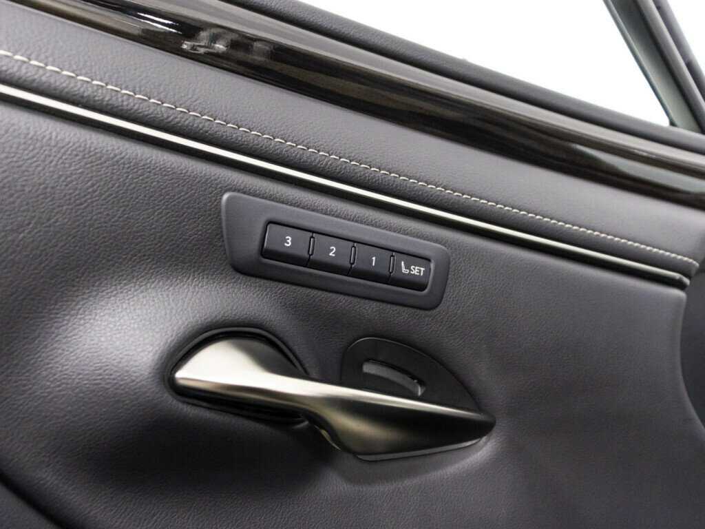 Lexus ES 300h, 2020 Фото №25