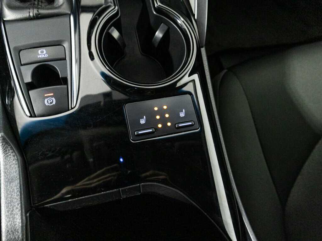 Toyota Camry, 2019 Фото №16