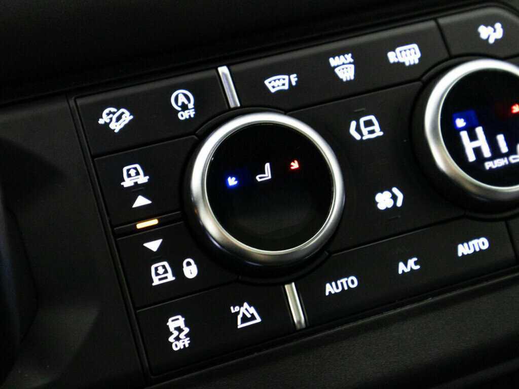 Land Rover Defender 110, 2021 Фото №15