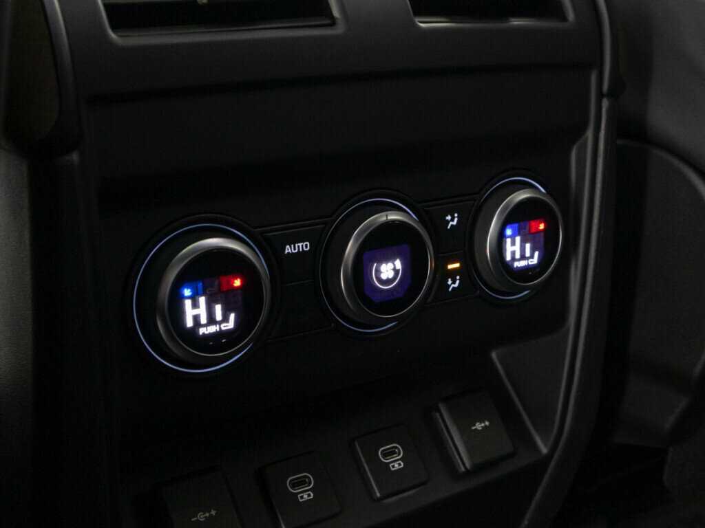 Land Rover Defender 110, 2021 Фото №17