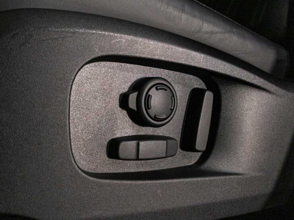 Land Rover Defender 110, 2021 Фото №19