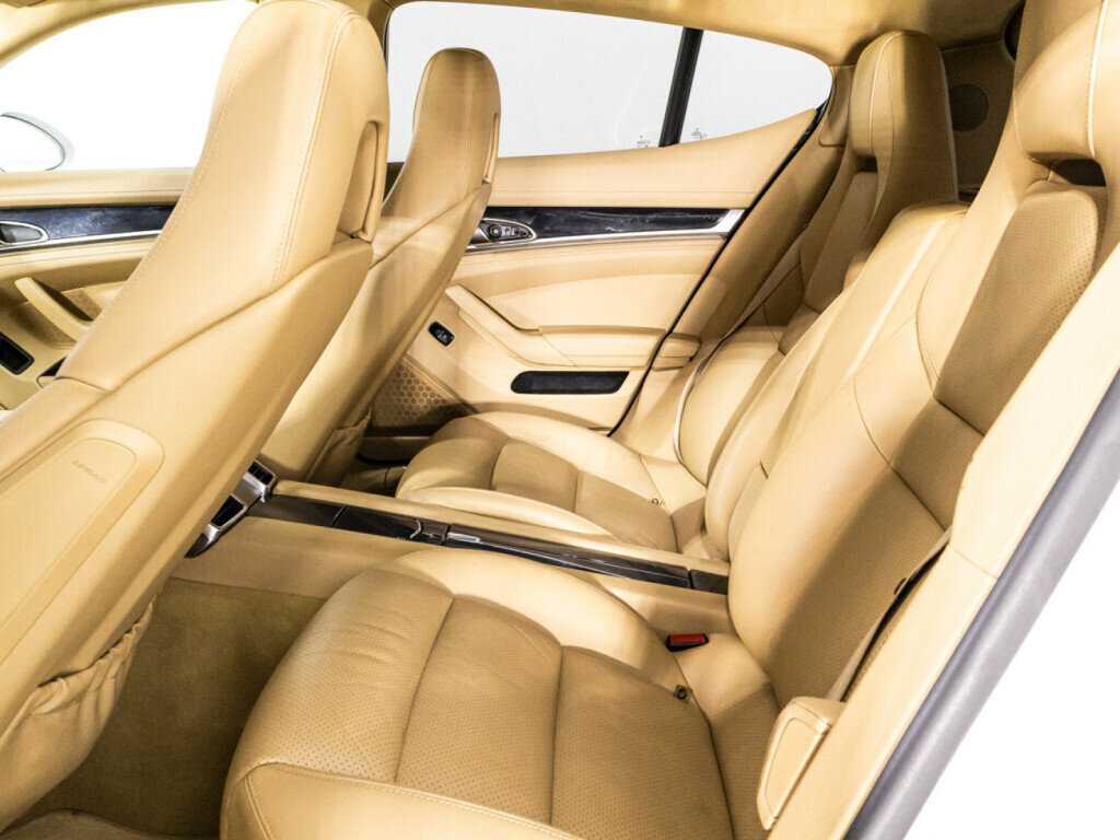 Porsche Panamera 4, 2010 Фото №10