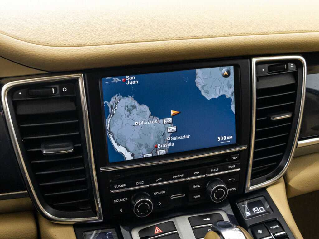 Porsche Panamera 4, 2010 Фото №15