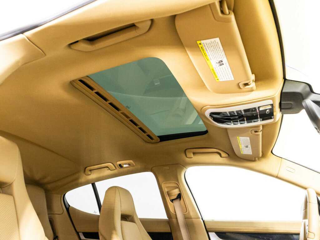 Porsche Panamera 4, 2010 Фото №17