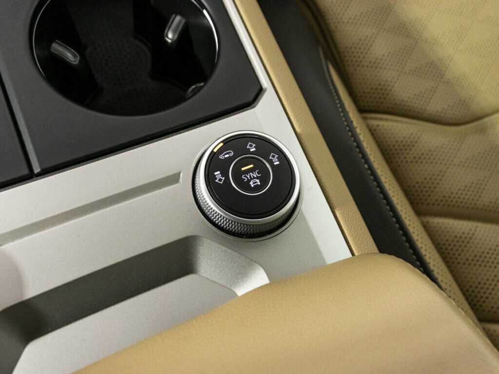 Volkswagen Touareg, 2020 Фото №21