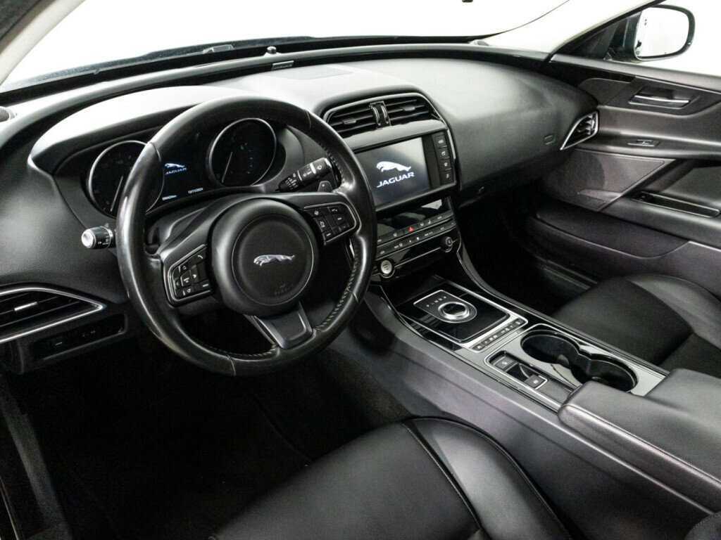 Jaguar XE, 2017 Фото №11