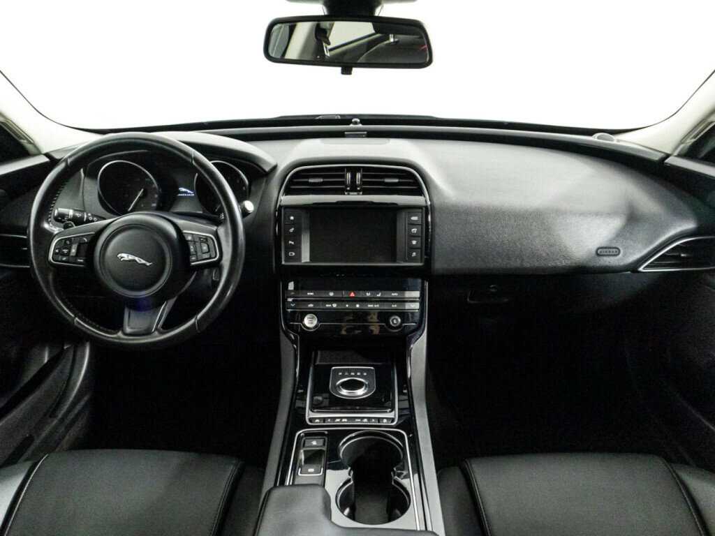 Jaguar XE, 2017 Фото №13