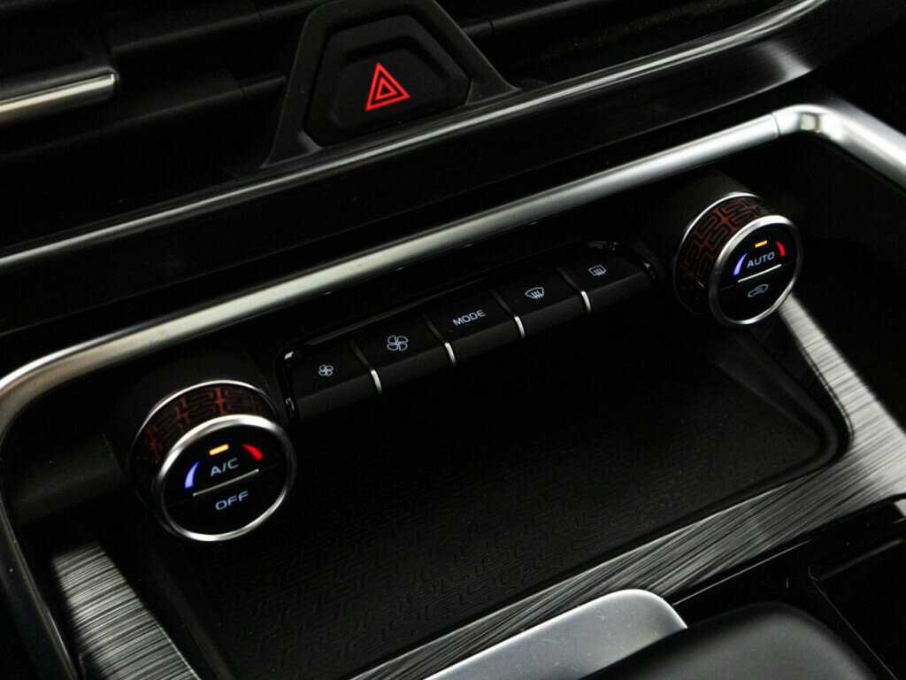 Geely Tugella, 2022 Фото №19