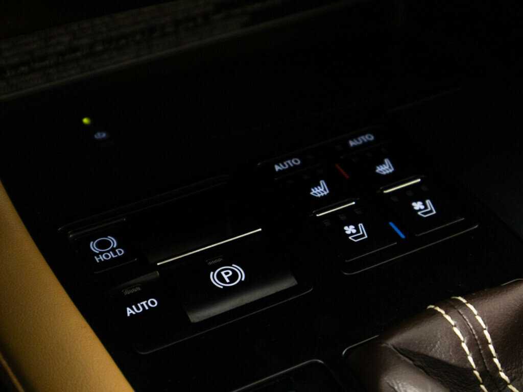 Lexus RX 200t, 2017 Фото №19