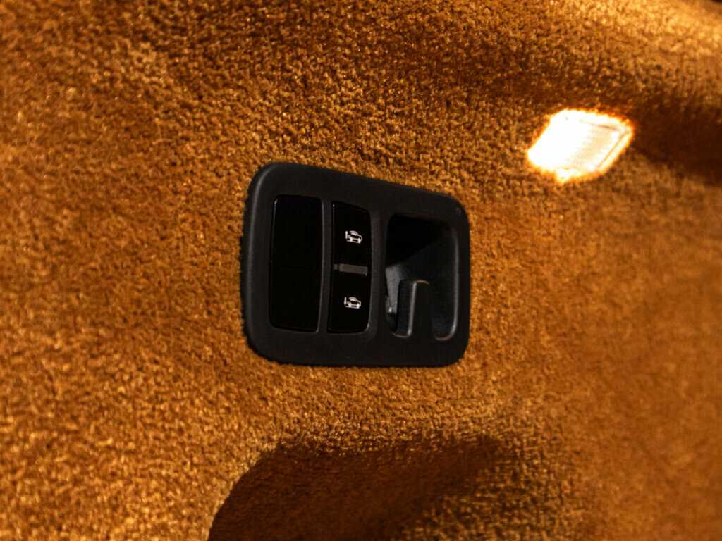 Bentley Bentayga, 2019 Фото №16