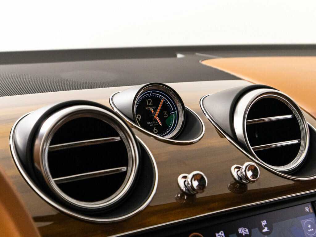 Bentley Bentayga, 2019 Фото №20