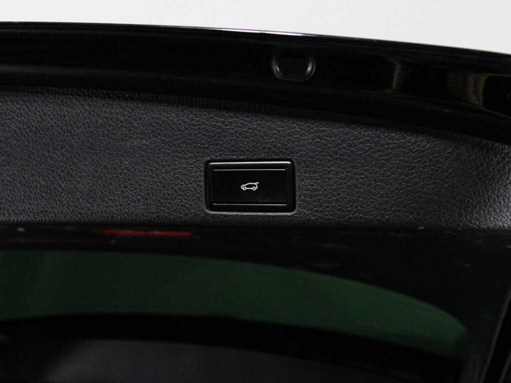 Volkswagen Touareg, 2017 Фото №16