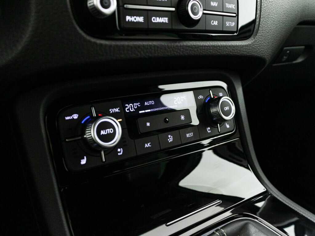 Volkswagen Touareg, 2017 Фото №19