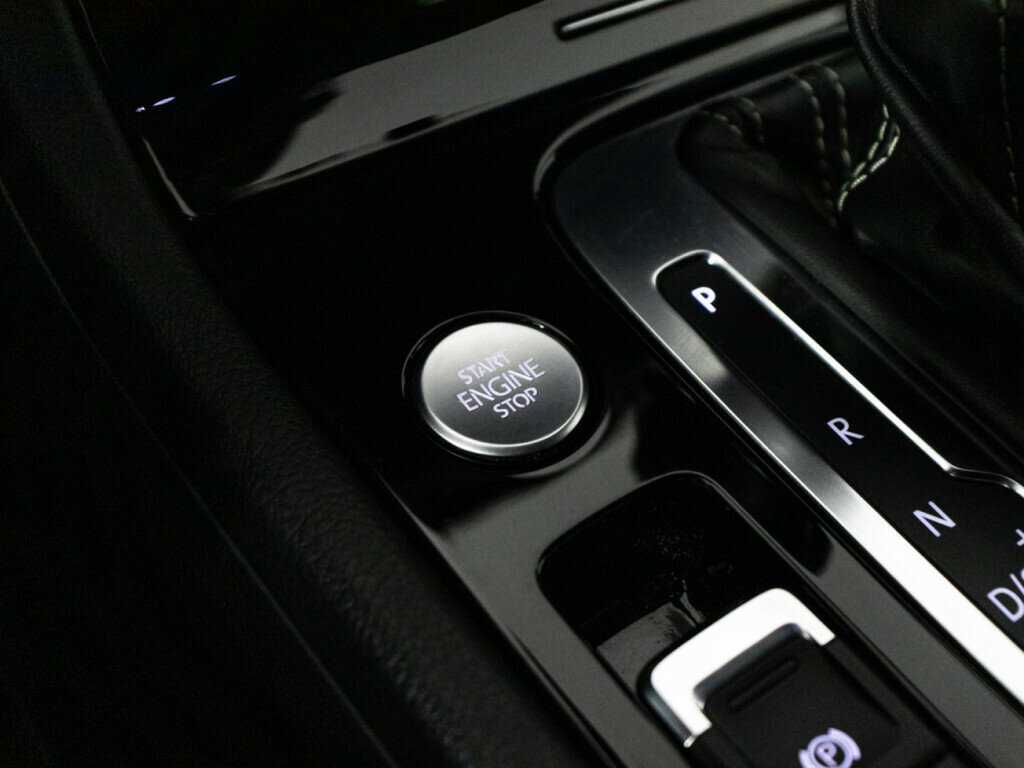 Volkswagen Touareg, 2017 Фото №21