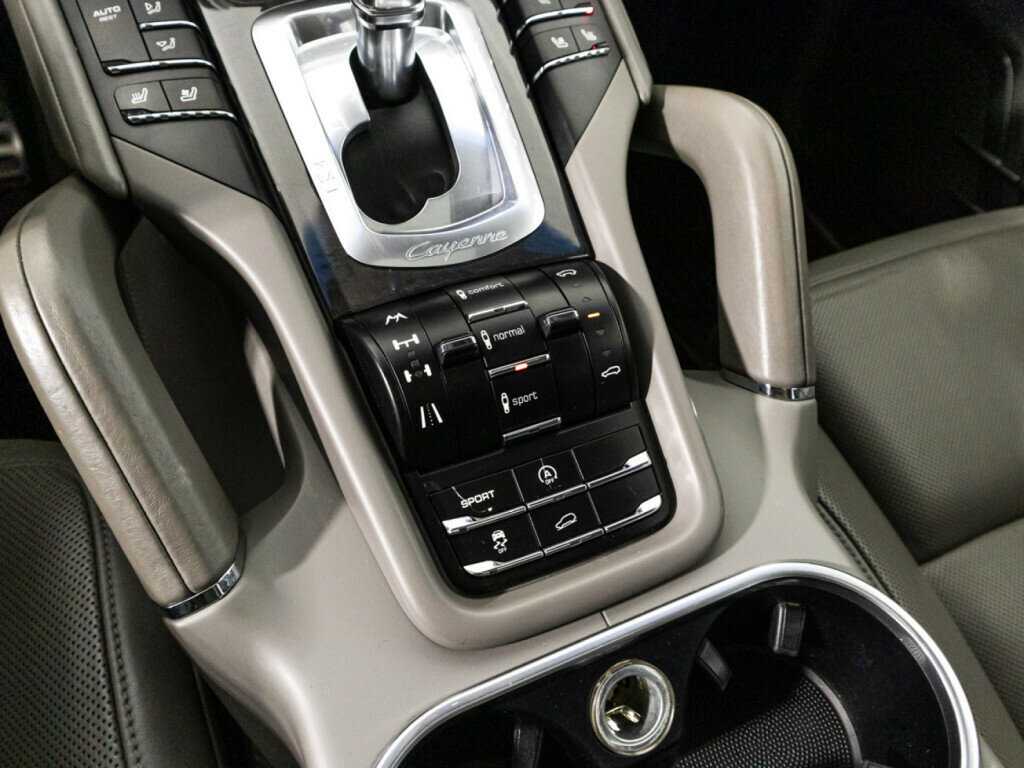 Porsche Cayenne Turbo, 2010 Фото №18