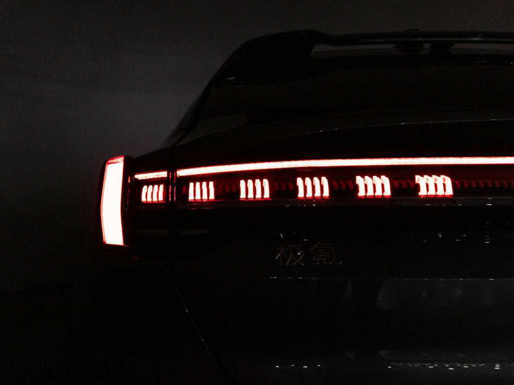 Zeekr 001 100 kWh, 2023 Фото №31