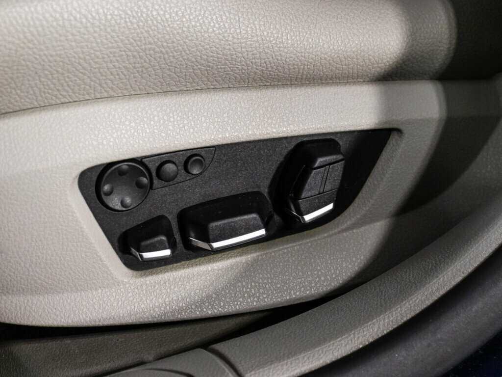 BMW 7 серии 740i, 2012 Фото №22