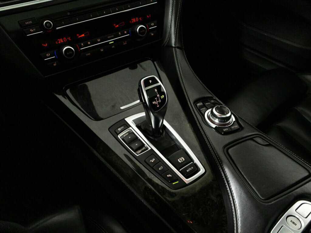 BMW 6 серии 640i xDrive, 2013 Фото №18