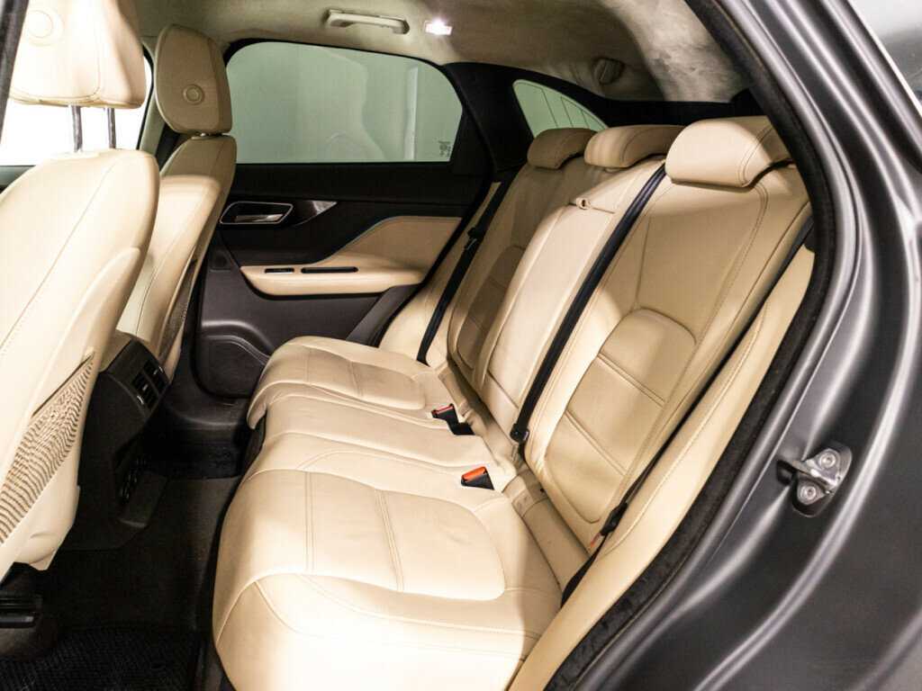 Jaguar F-Pace, 2018 Фото №10