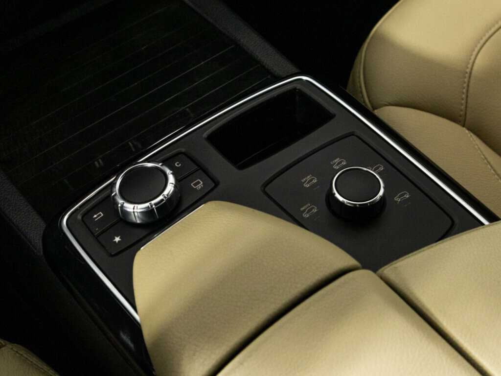 Mercedes-Benz GLE 300, 2016 Фото №19