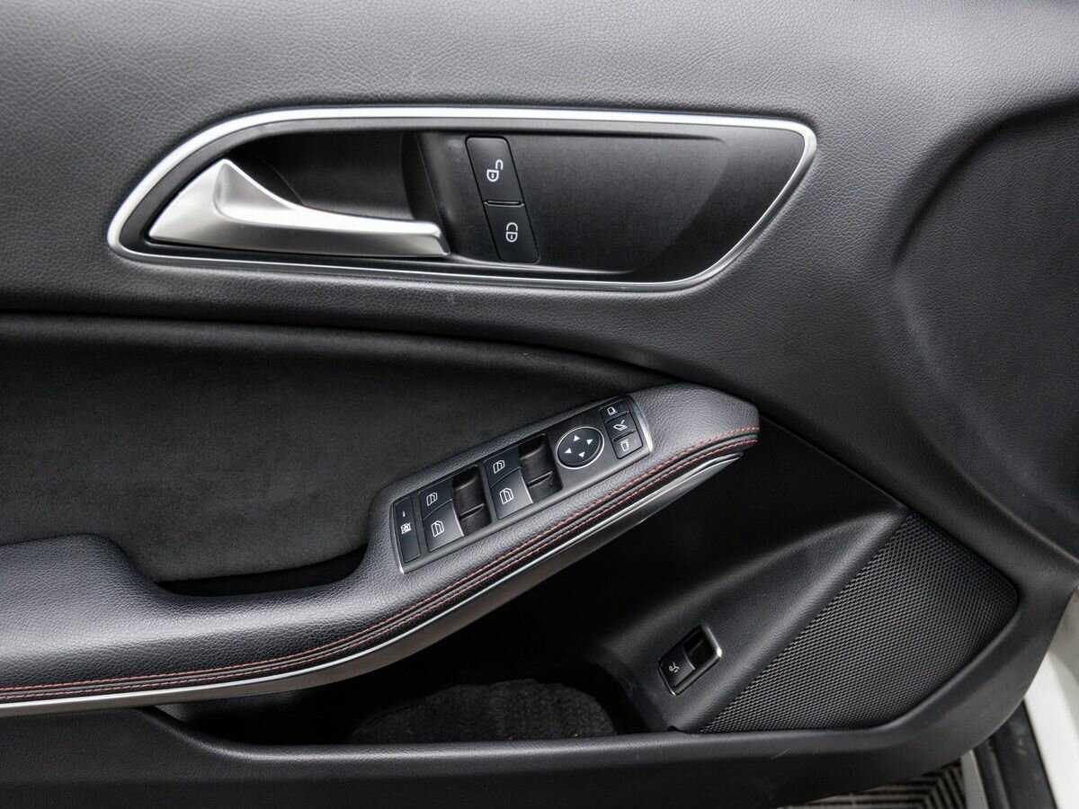 Mercedes-Benz GLA 250, 2016 Фото №17