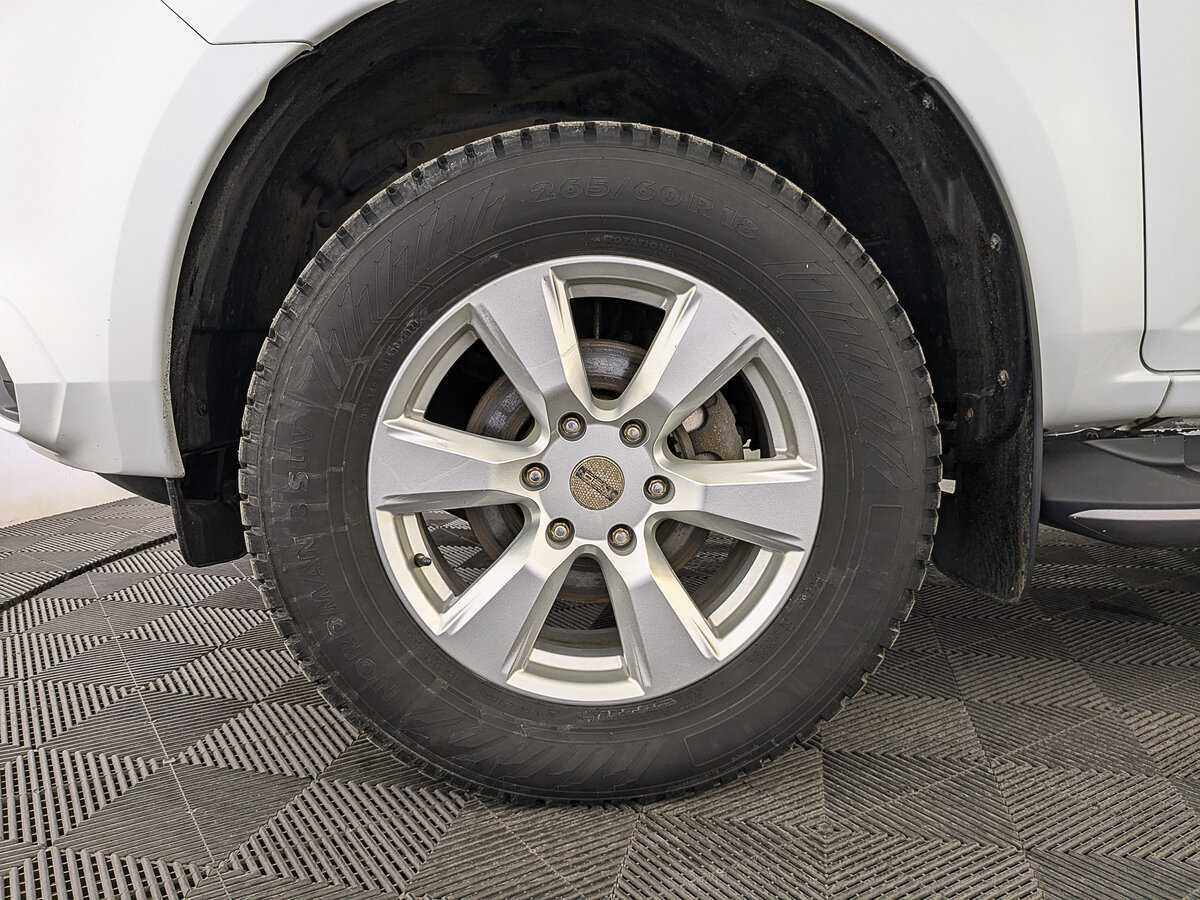 Isuzu MU-X, 2021 Фото №12