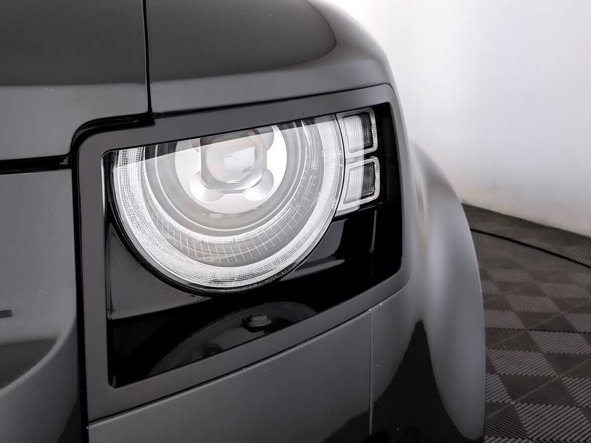 Land Rover Defender 110, 2021 Фото №17