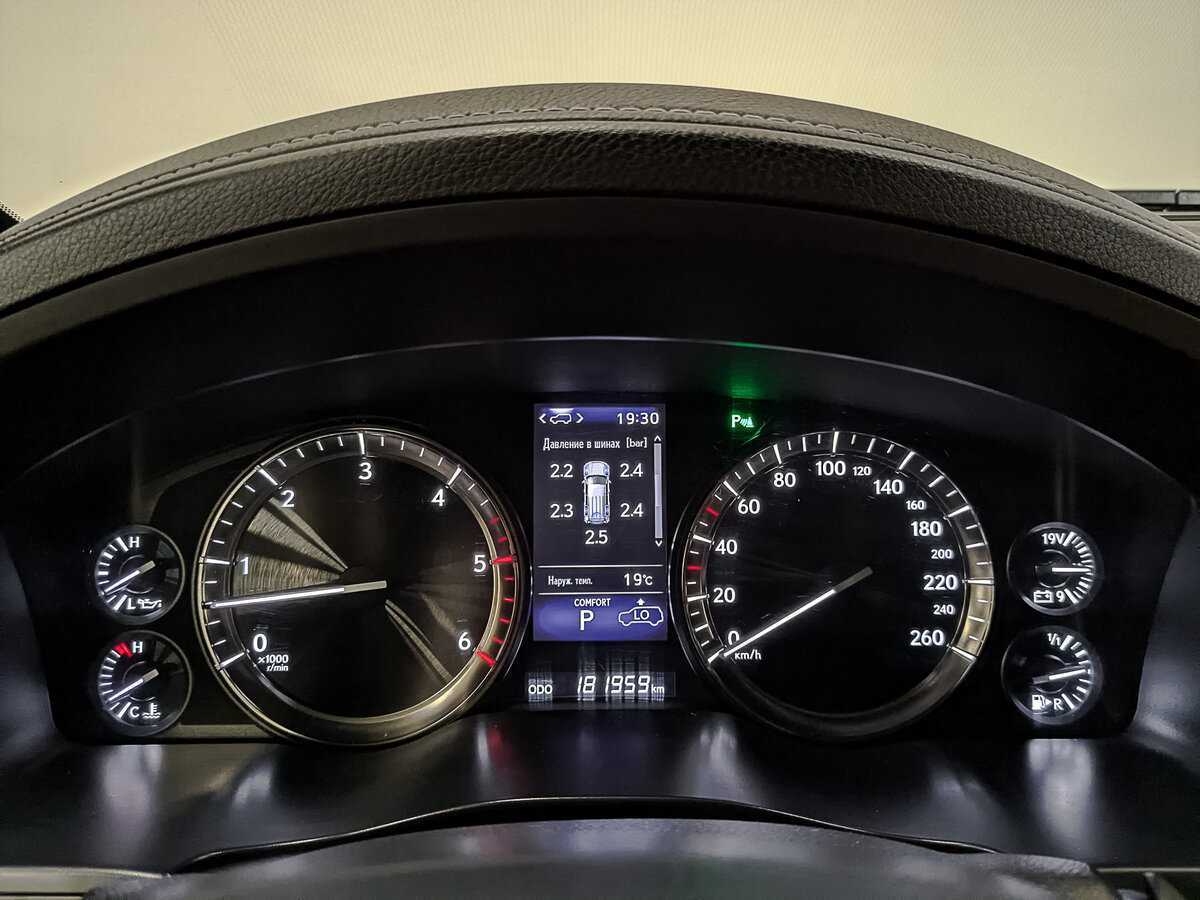 Lexus LX 450d, 2018 Фото №16