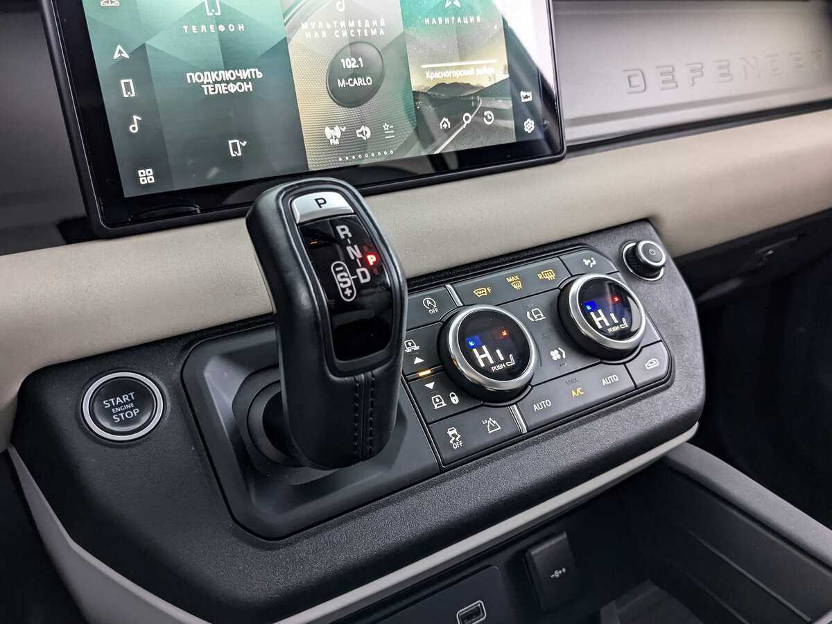 Land Rover Defender 110, 2021 Фото №21