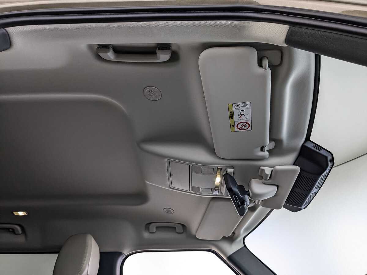 Land Rover Defender 110, 2021 Фото №23