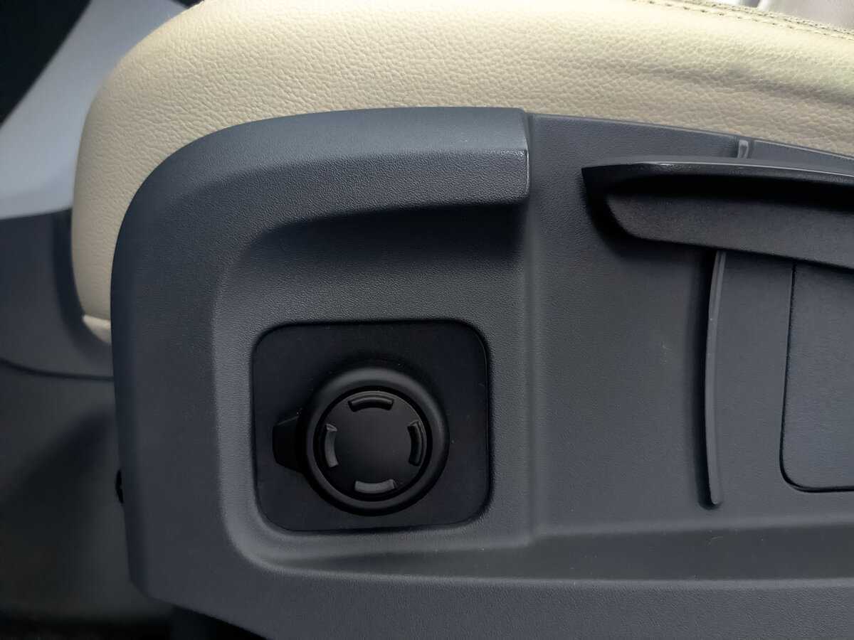 Land Rover Defender 110, 2021 Фото №28