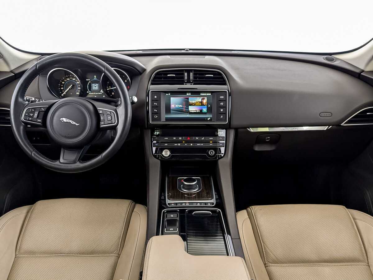 Jaguar F-Pace, 2016 Фото №14