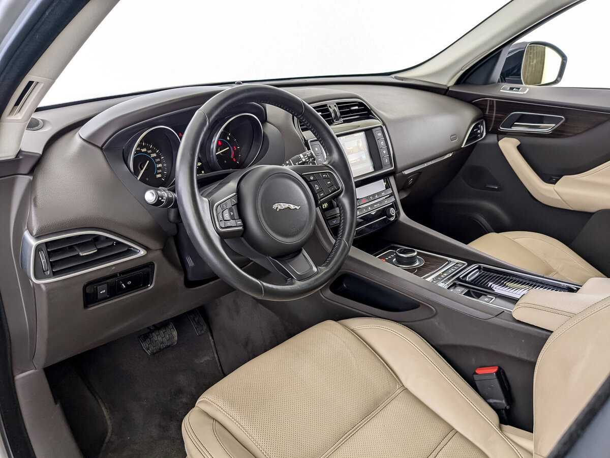 Jaguar F-Pace, 2016 Фото №16
