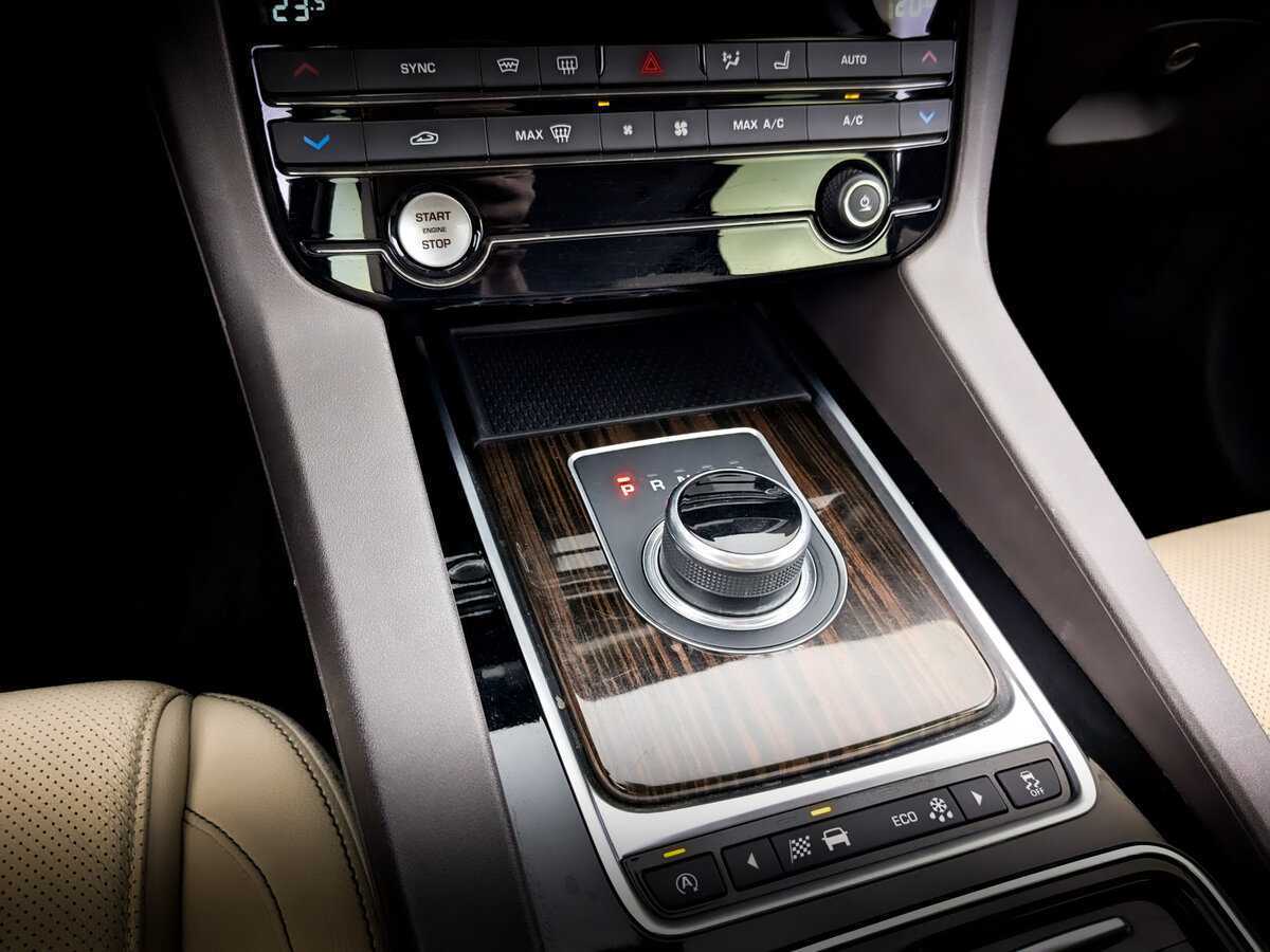 Jaguar F-Pace, 2016 Фото №26