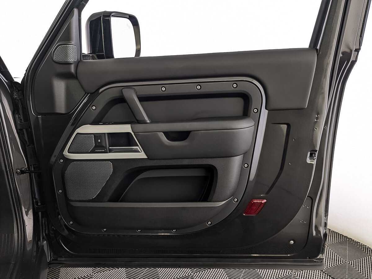 Land Rover Defender 90, 2021 Фото №25