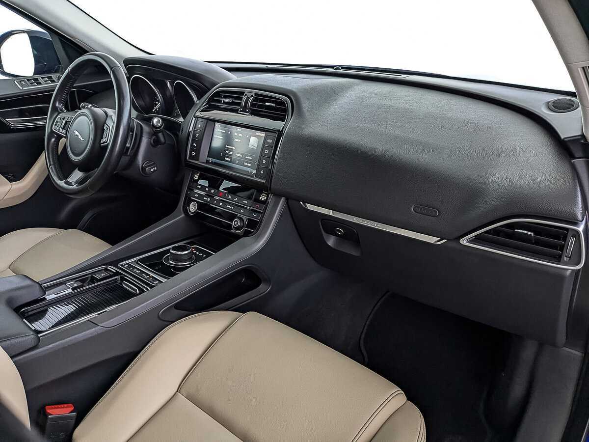 Jaguar F-Pace, 2017 Фото №11