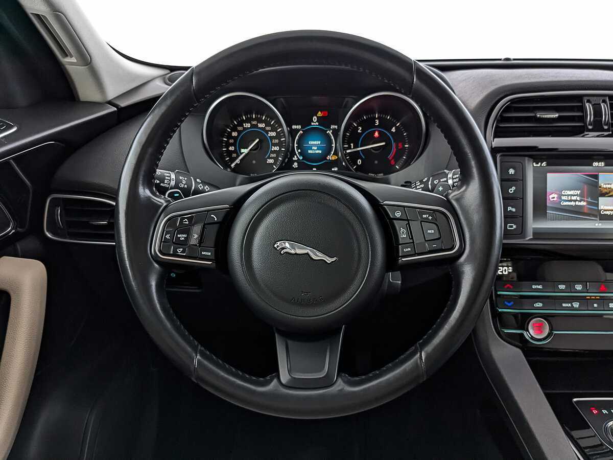 Jaguar F-Pace, 2017 Фото №19